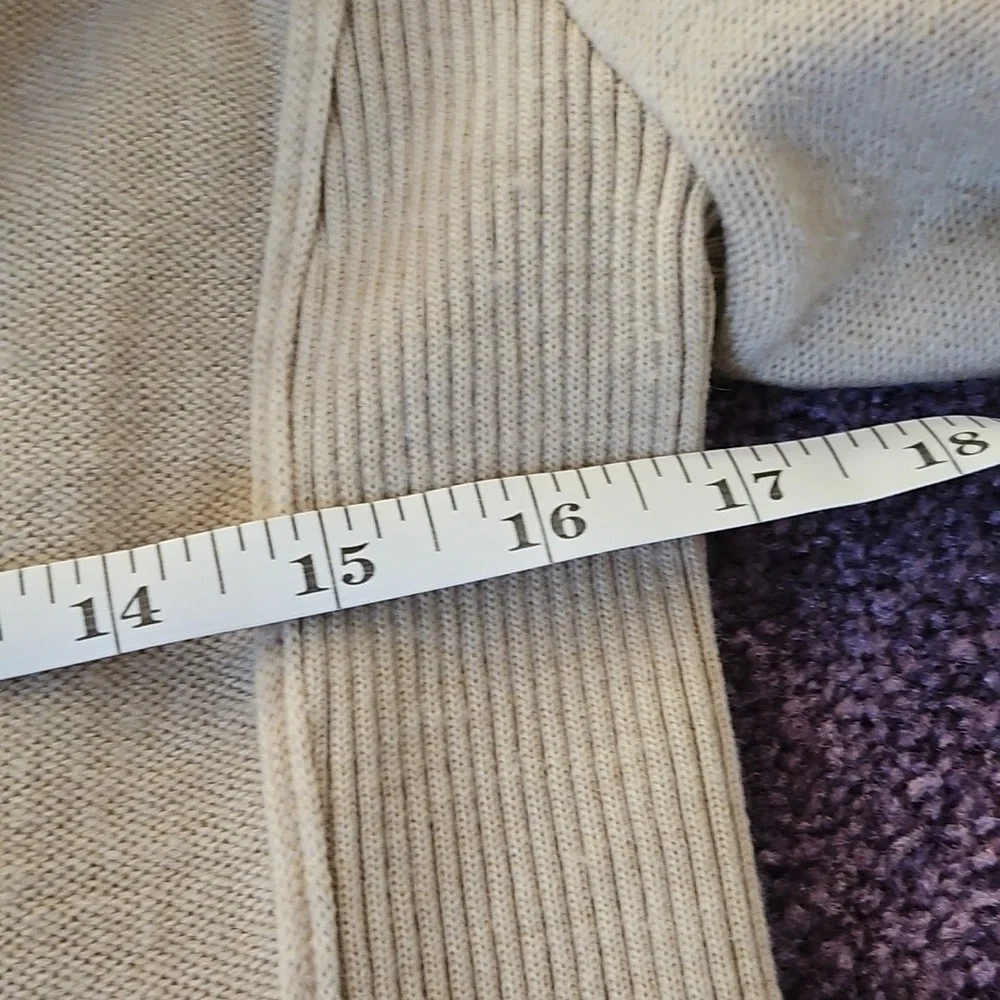 Chic Beige Cardigan with Button Accents - Picture 12 of 12
